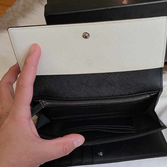 MCM Wallet - Picture 4 of 11